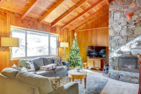 Strawberry Creek Gem with Deck, Walk to Town!